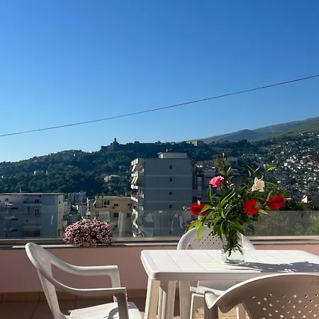 Apartamento Flower Terrace Gjirokastër