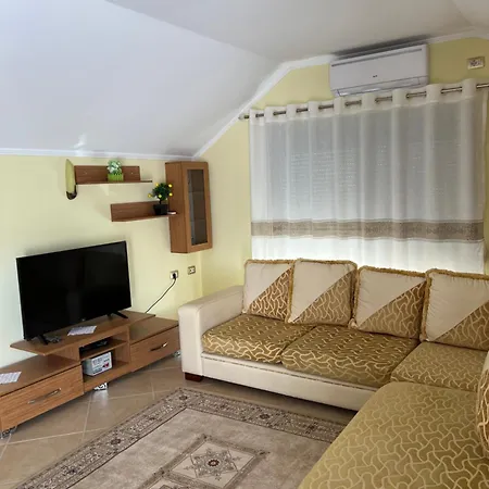 Flower Terrace Apartment