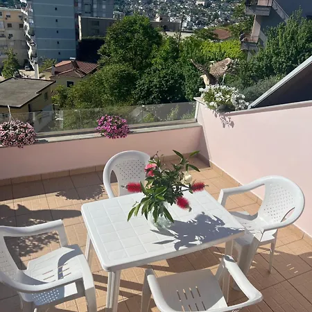 Flower Terrace Apartment *