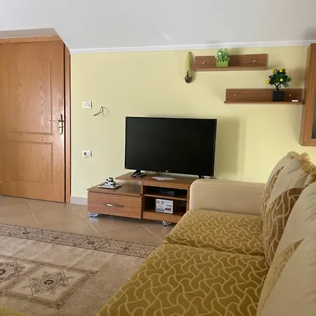 Flower Terrace Apartment *